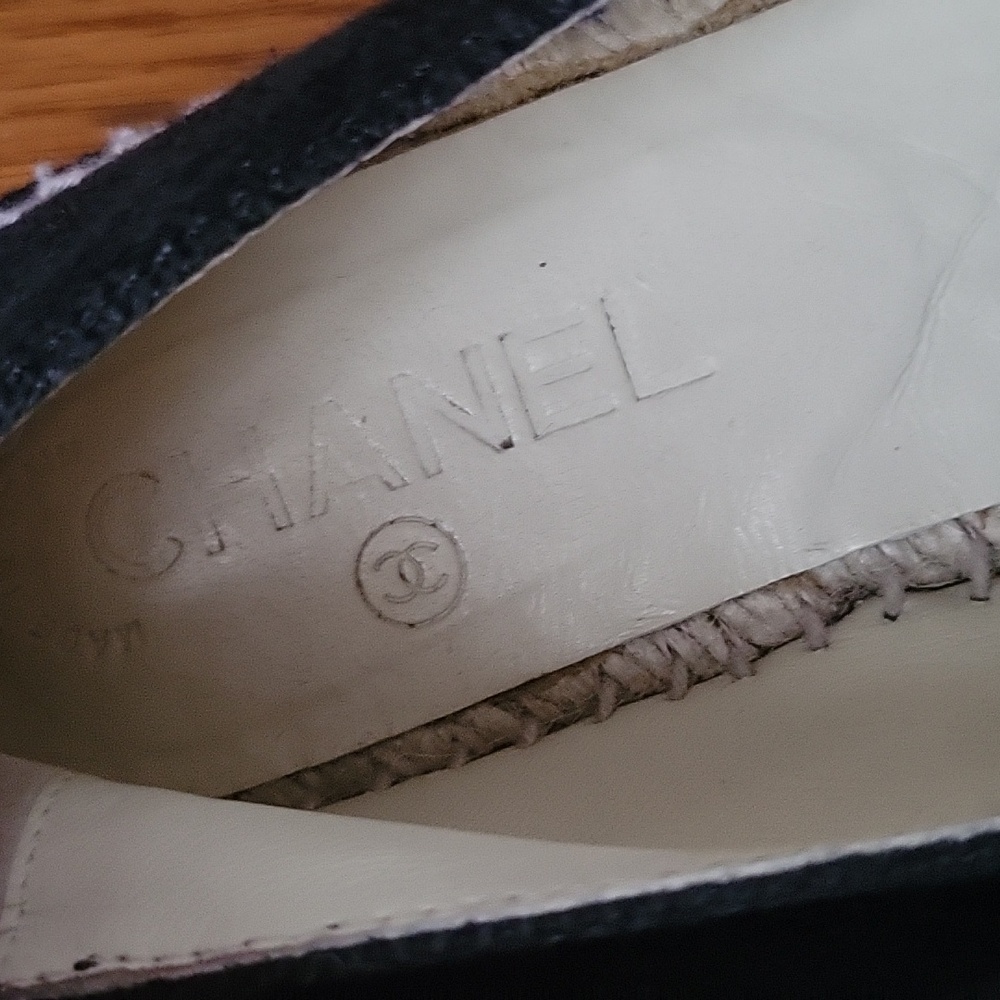 Chanel classic logo shoes size 7 - Picture 6 of 14